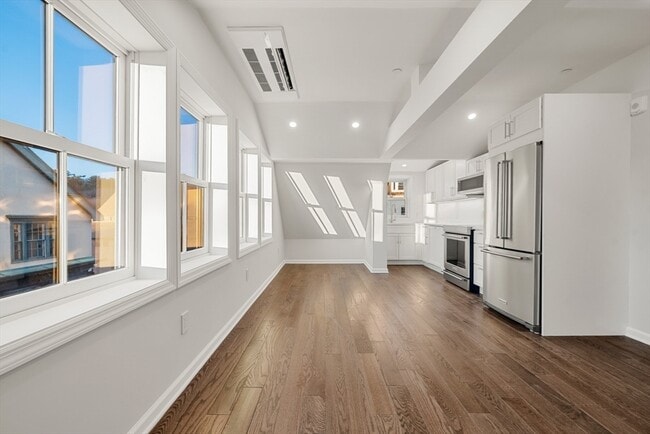 Photo - 1 School St Unit R8