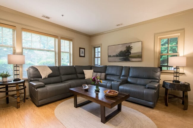 Photo - 1560 Country Club Dr Unit SI ID1597142P