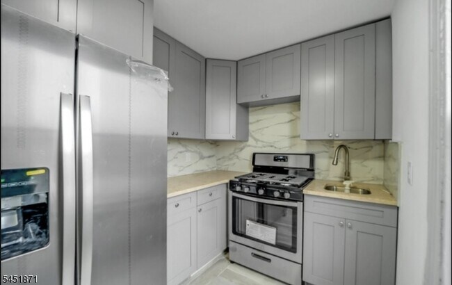 Photo - 227 Snyder St