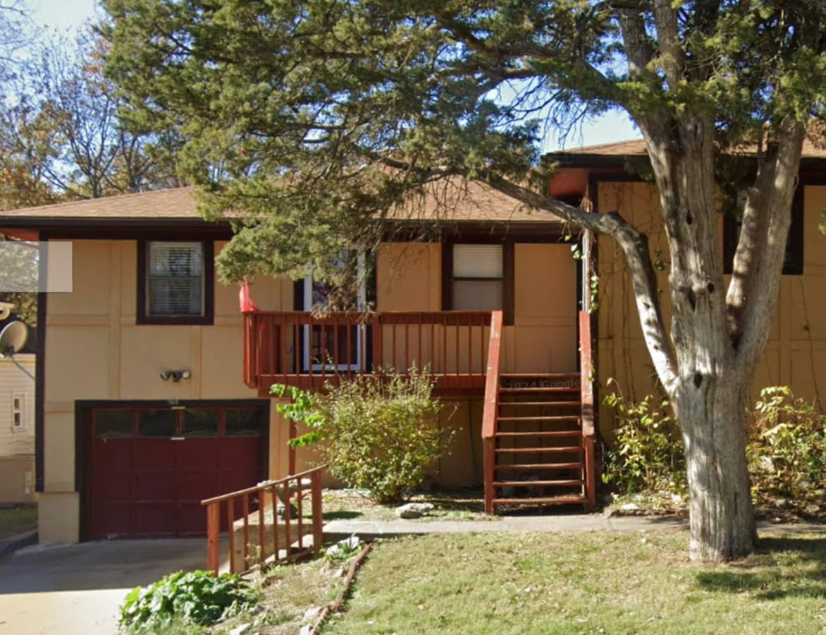COMING SOON! Spacious 2-Bedroom, 1.5-Bath ... - COMING SOON! Spacious 2-Bedroom, 1.5-Bath ... House