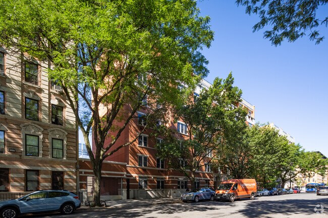 Photo - 70 W 139th St