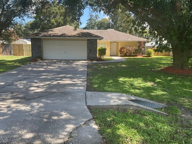 4034 Crews Lake Dr - 4034 Crews Lake Dr House