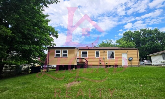 Photo - Move-In Ready 2 Bed Home with bonus room and 1 car garage.