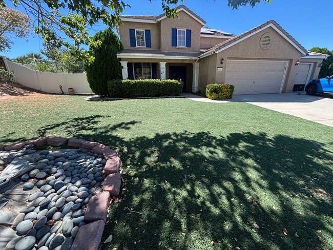 Building Photo - Beautiful 4-Bedroom Home with Solar in Palmdale!