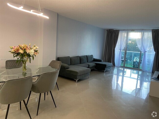 Building Photo - 19390 Collins Ave Unit 209 Rental