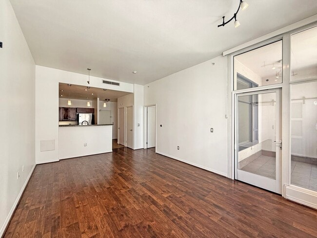 Photo - Modern Downtown Condo – 2BR/1BA in the Hea... Unit 610