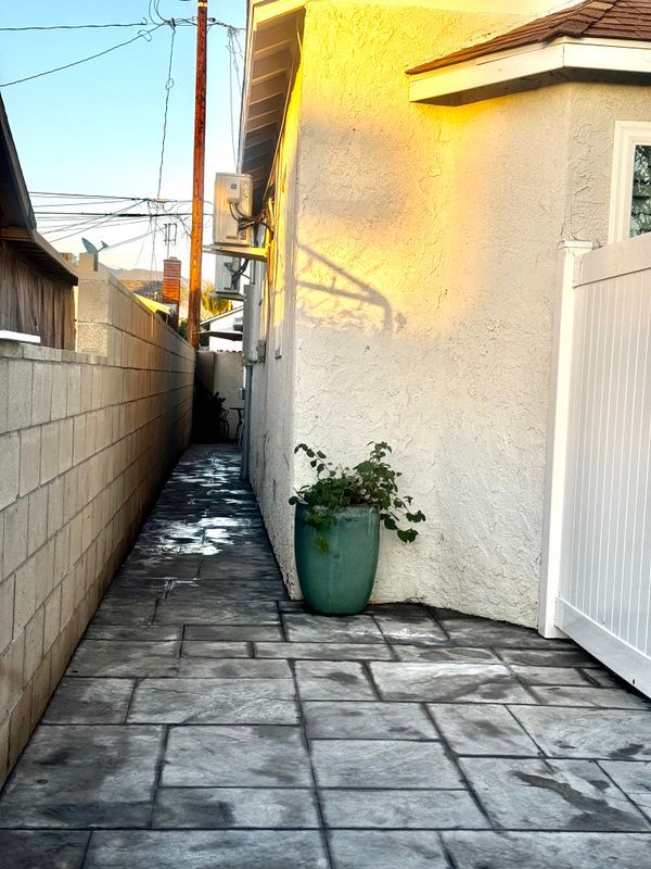 Photo - 617 Mott St