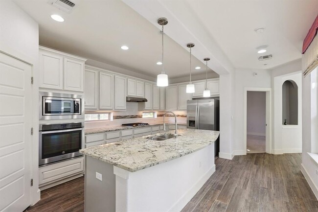 Photo - 6000 Baythorne Dr