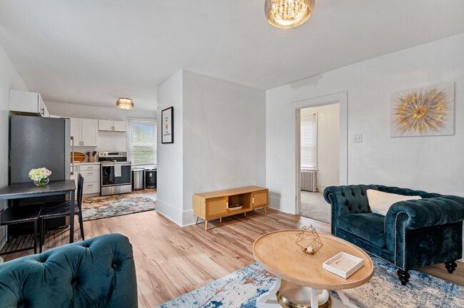 Photo - 215 Center Ave