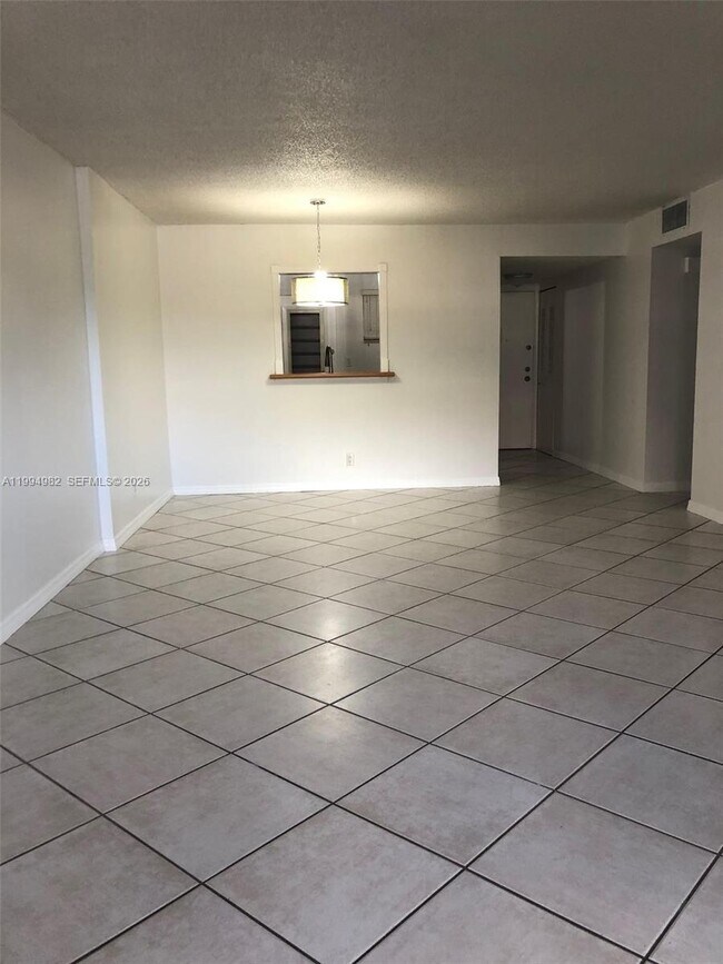 Photo - 404 NW 68th Ave Unidad 113