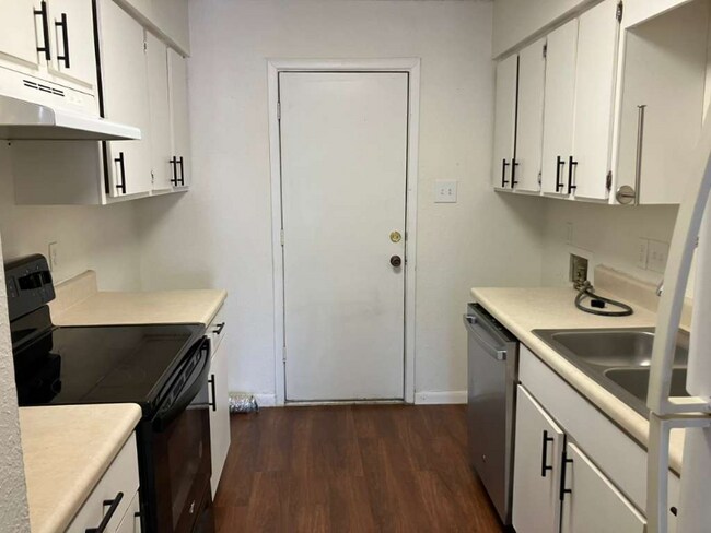 Photo - 119 Circle Ct Unit 114