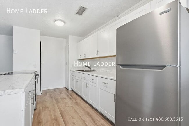 Photo - 1332 W 5th St Unit 8