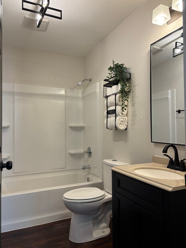 Photo - 2837 N Palmer St Unidad Lower