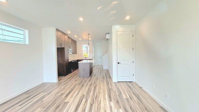 Photo - L0628 - 2 Unit A