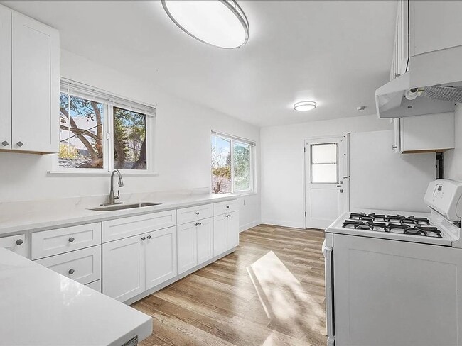 Photo - 610 Santa Clara Ave