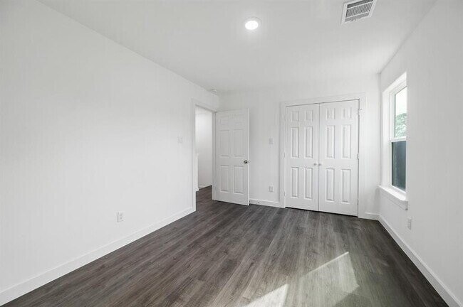9529 Everglade Dr