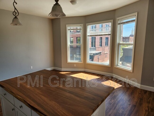 Photo - 83 1/2 W Pearl St Unit Apt 2