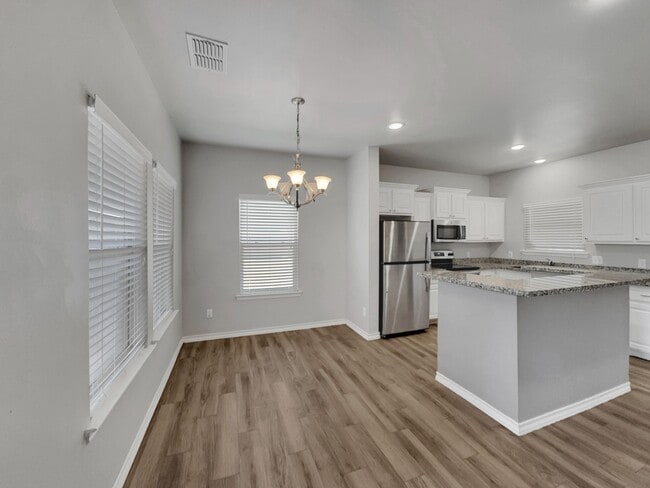 Photo - 6040 24th St