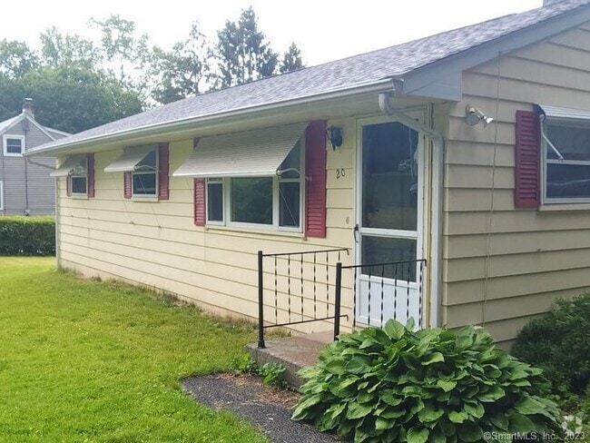 Building Photo - 20 Ridgewood Rd Rental