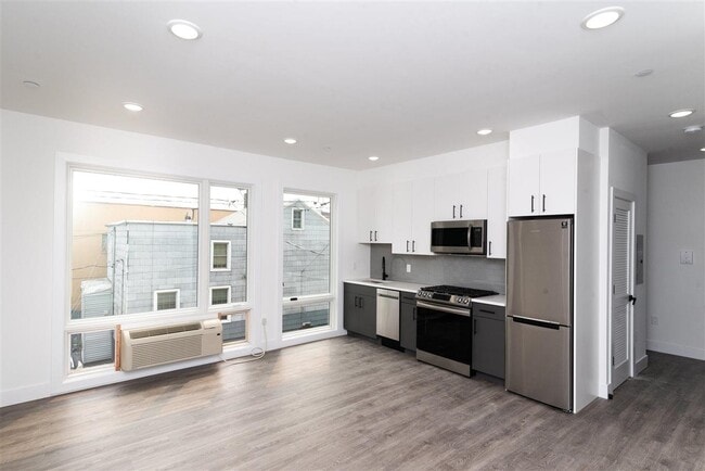 Photo - 396 Summit Ave Unidad 1R