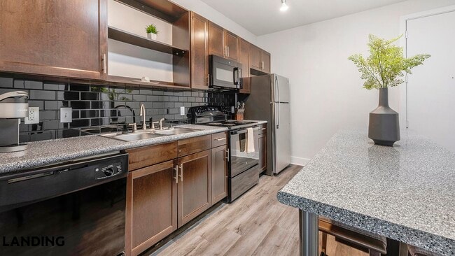 Photo - 810 W St Johns Ave Unidad 1271