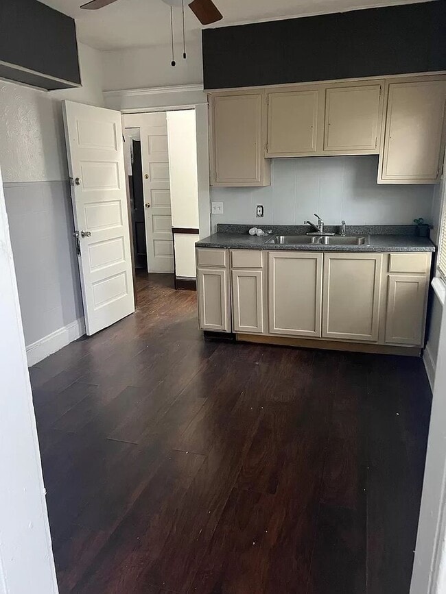 Photo - 10117 Somerset Ave Unit 3