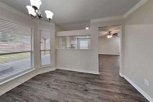 Photo - 5510 Forest Trails Dr