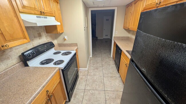 Photo - 6369 Holcomb Way
