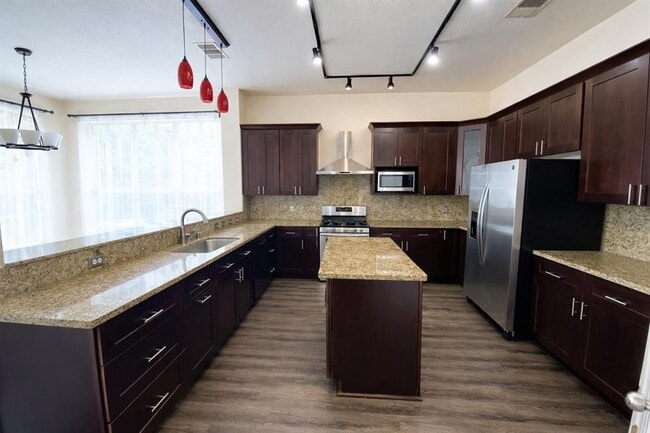 1718 Bow Ridge Dr