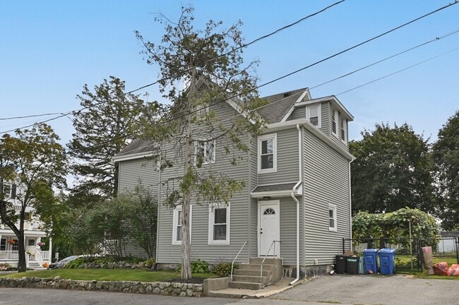 Building Photo - 7 Perham St Unit 2
