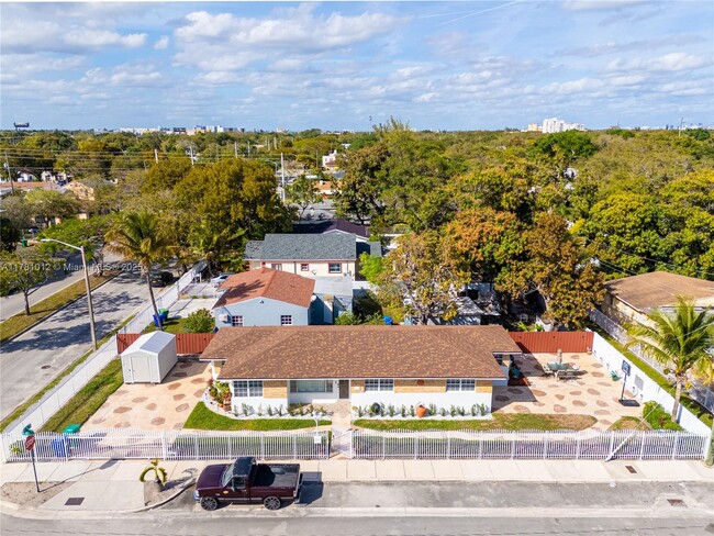 Building Photo - 431 NW 47th St Rental