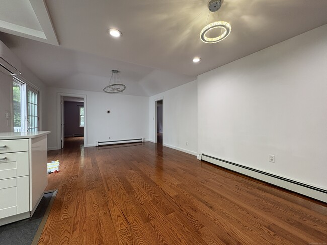 Photo - 158 Jelliff Mill Rd