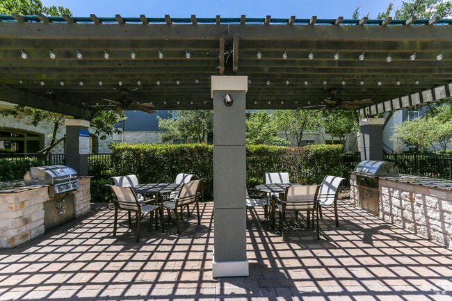 Cabana/Grill - Deseo at Grand Mission Apartments