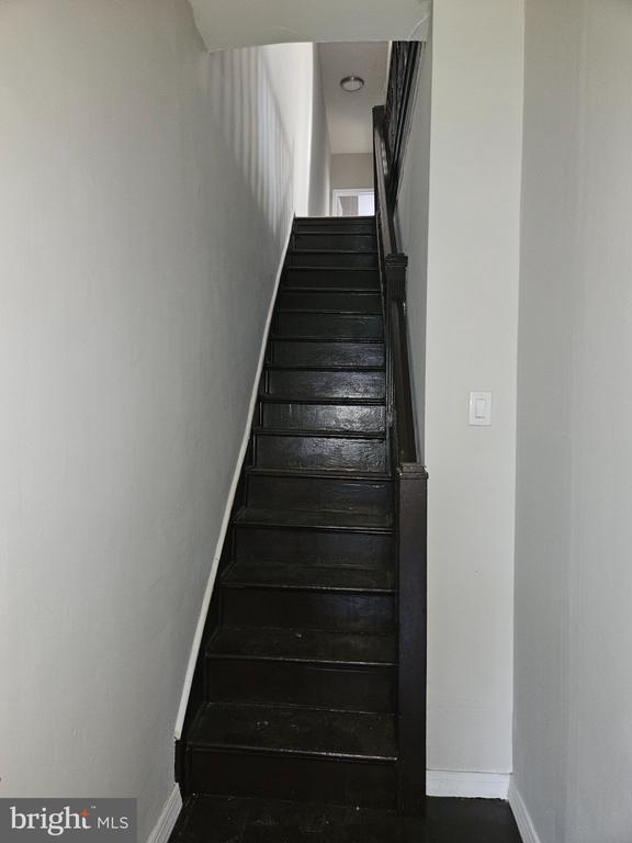 Photo - 5325 Webster St