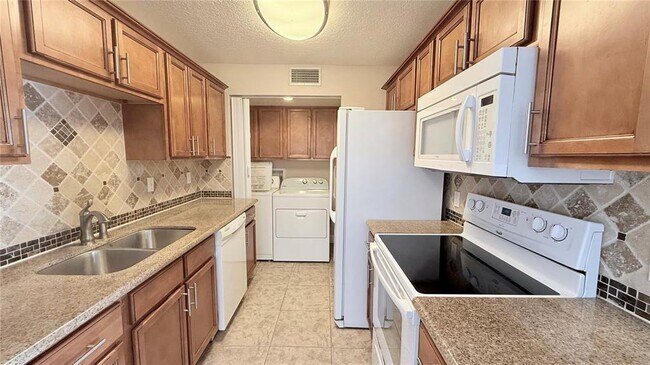 524 Orange Dr Unit 11