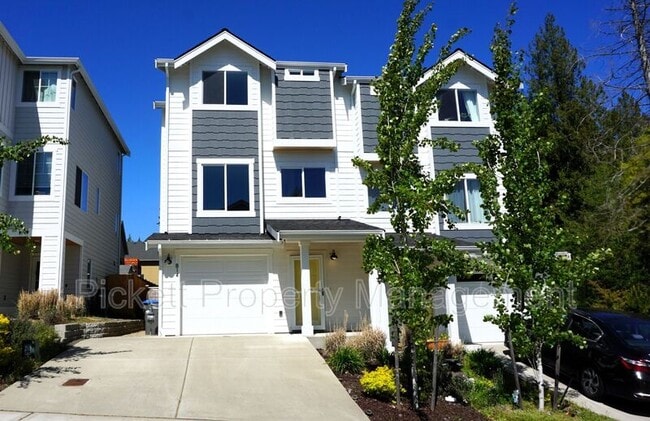 Photo - 814 NW Highgarden Dr