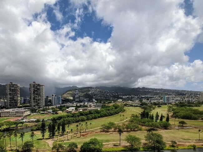 Building Photo - Island Colony 1-Bed 1-Bath, Sweeping Mountain Views, no parking Unit 1902