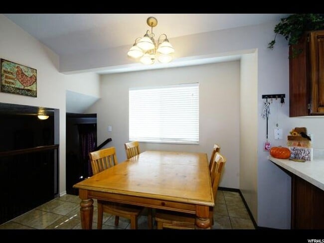 Photo - 275 W 13165 S