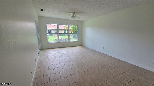 Photo - 4624 SE 6th Ave Unidad 1G