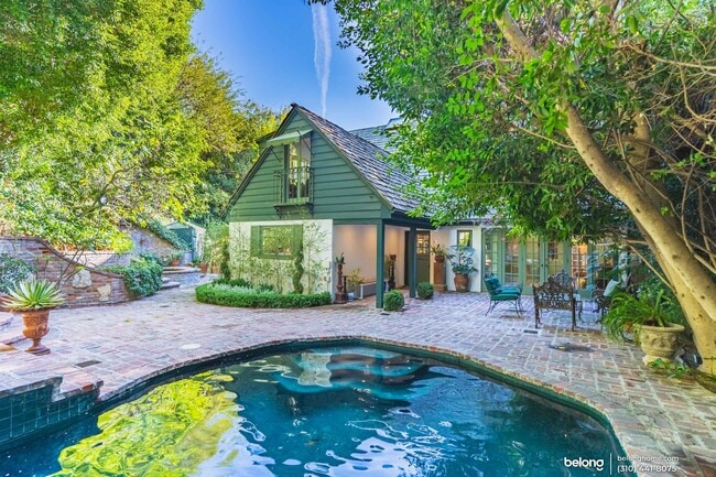 Photo - 9092 St Ives Dr House
