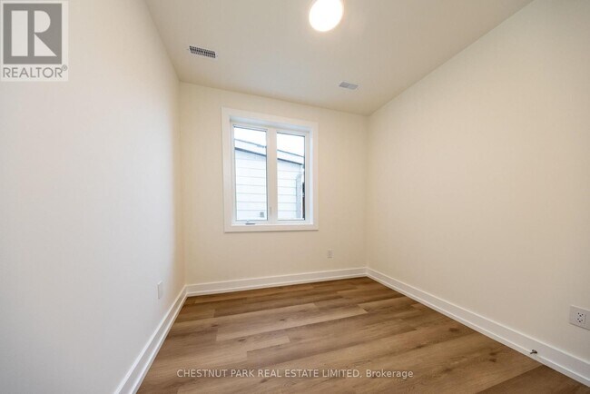 Photo - 29 Hatherley Rd Unit B