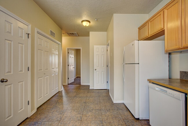 Photo - 727 Stampede Dr
