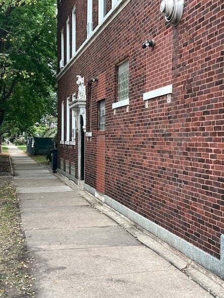 Building Photo - 2006 W Giddings St Unit 3