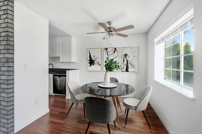 Photo - Centinela Apartments