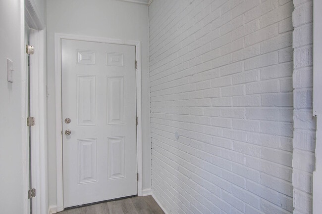 Photo - 2615 Warm Ave