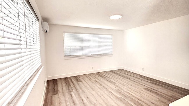 Photo - 721 N 68th Ter