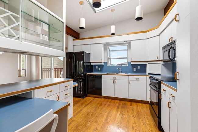 Photo - Lower Kennydale - Renton 4-bedroom 2.5 bath.