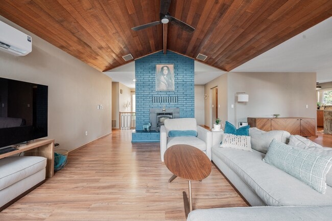 Photo - 2020 Fairmount St