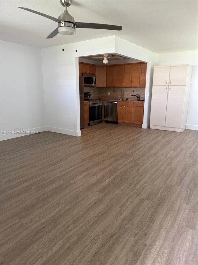Photo - 67 Monaco Ct Unit B