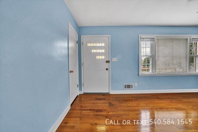 Photo - 5001 Hildebrand Rd NW